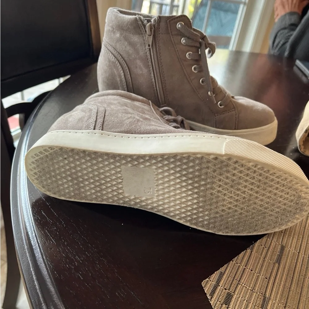 Soda booties 7.5. Excellent condition